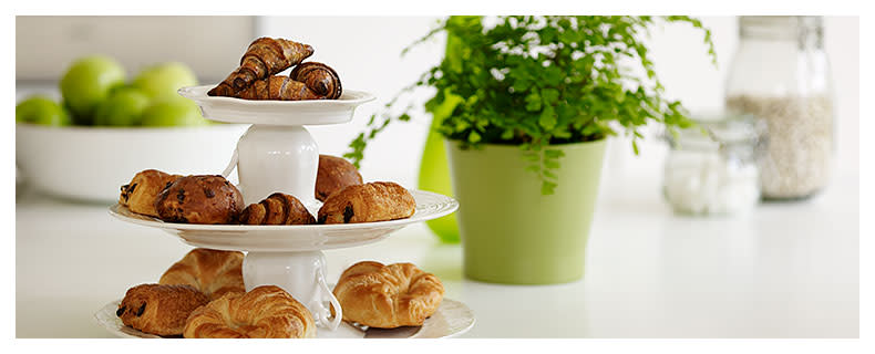 cake stand