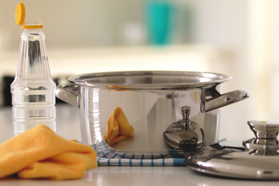 Clean stainless steel pot